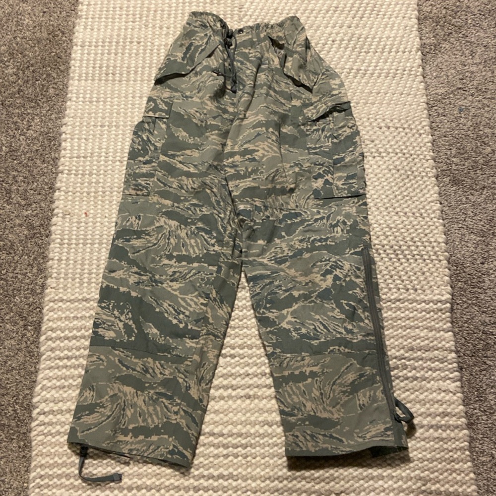 Like new APECS camouflage Air Force tiger stripe trousers, size L
